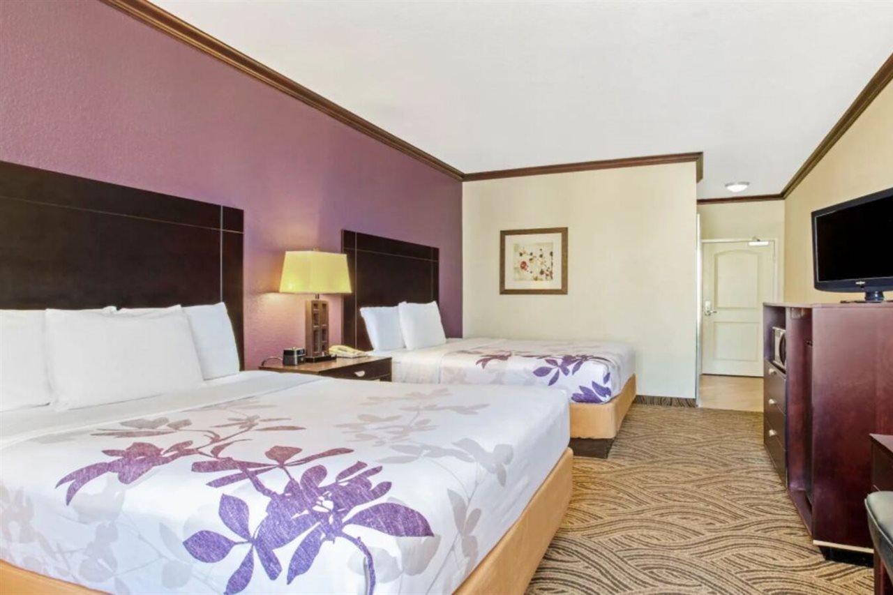 La Quinta Inn & Suites By Wyndham Ft Worth-בורלסון מראה חיצוני תמונה