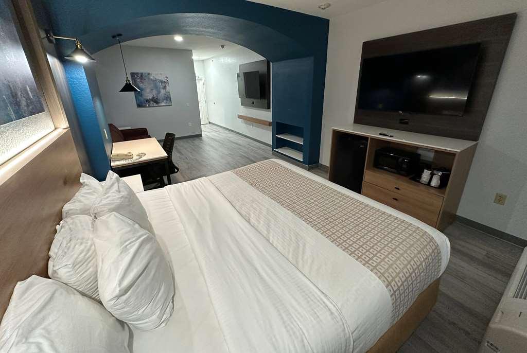 La Quinta Inn & Suites By Wyndham Ft Worth-בורלסון חדר תמונה