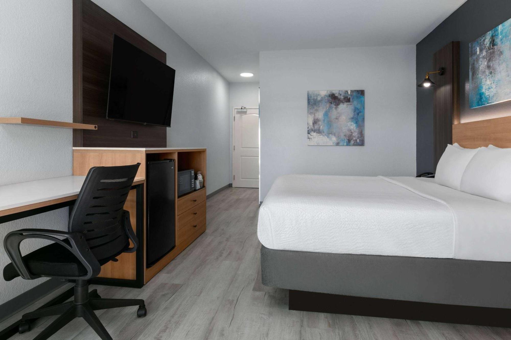La Quinta Inn & Suites By Wyndham Ft Worth-בורלסון מראה חיצוני תמונה