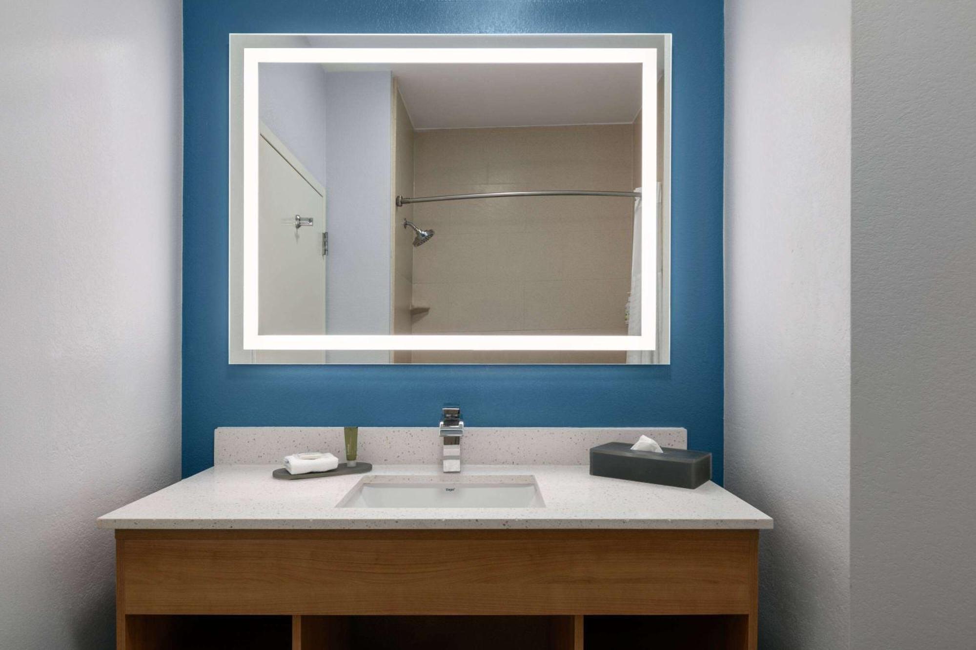 La Quinta Inn & Suites By Wyndham Ft Worth-בורלסון מראה חיצוני תמונה