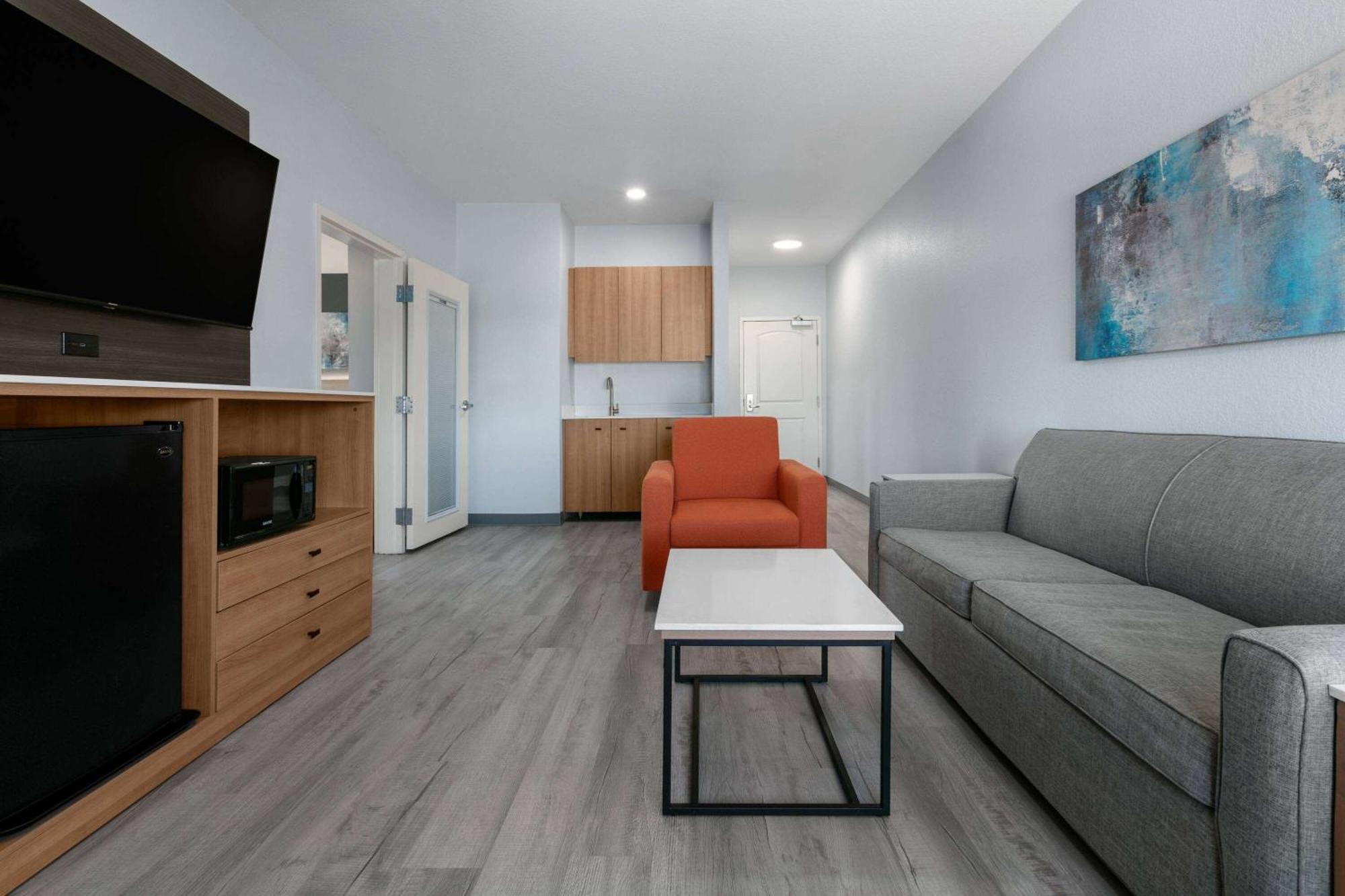 La Quinta Inn & Suites By Wyndham Ft Worth-בורלסון מראה חיצוני תמונה